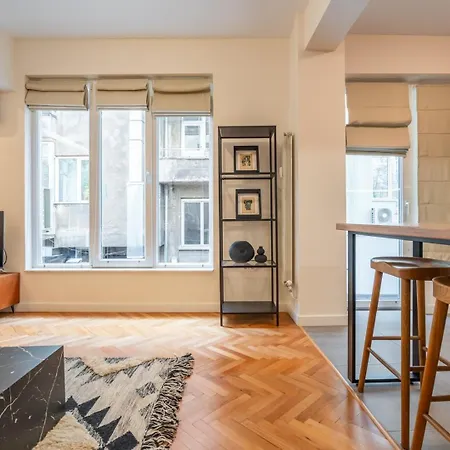 Stylish One-bedroom Haven Near Doctor Garden Apartment