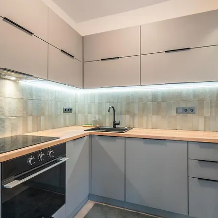 Apartment Stylish One-bedroom Haven Near Doctor Garden *
