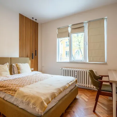 Stylish One-bedroom Haven Near Doctor Garden Apartment *