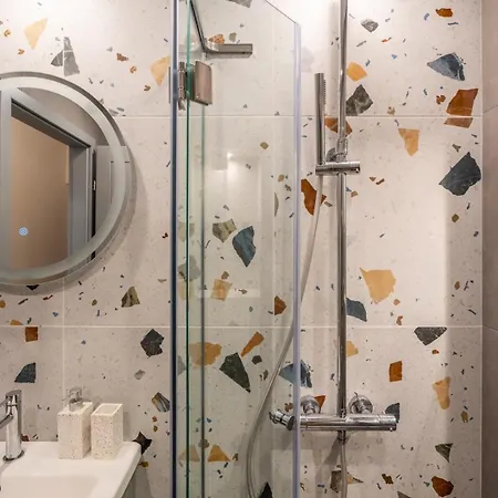 Apartment Stylish One-bedroom Haven Near Doctor Garden *