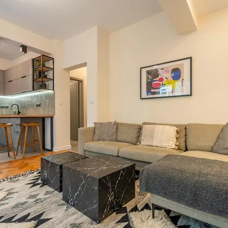 Stylish One-bedroom Haven Near Doctor Garden * Sofie