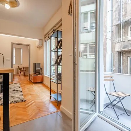 Stylish One-bedroom Haven Near Doctor Garden Sofie