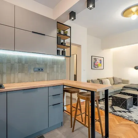 Stylish One-bedroom Haven Near Doctor Garden Sofie