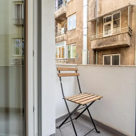 Stylish One-bedroom Haven Near Doctor Garden Sofía